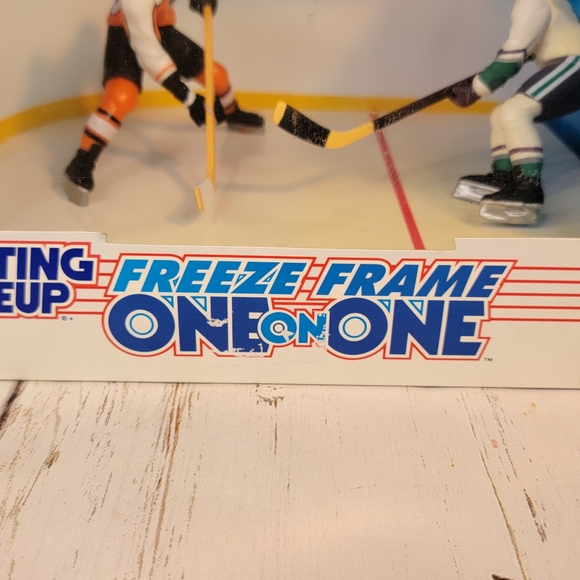 Starting Line Up One on One Paul Kariya & Eric Lindros Vintage Collectible - Picture 3 of 14
